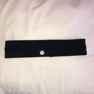 Lululemon Fly Away Tamer Headband